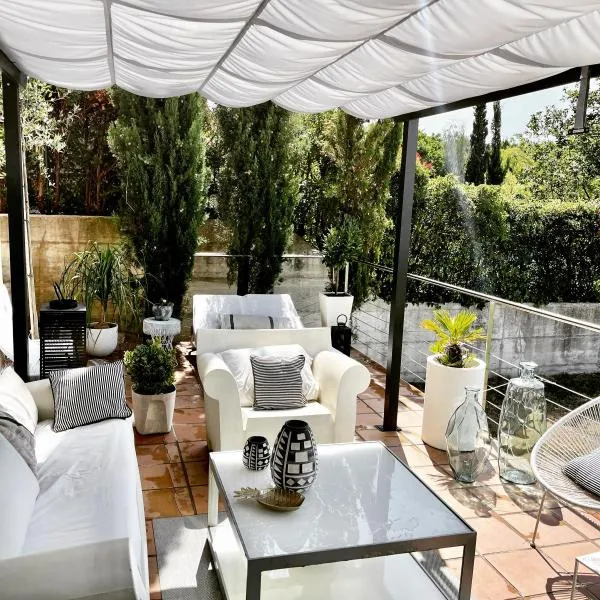 Estilosa casa golf suites, hotel v destinaci Gorraiz