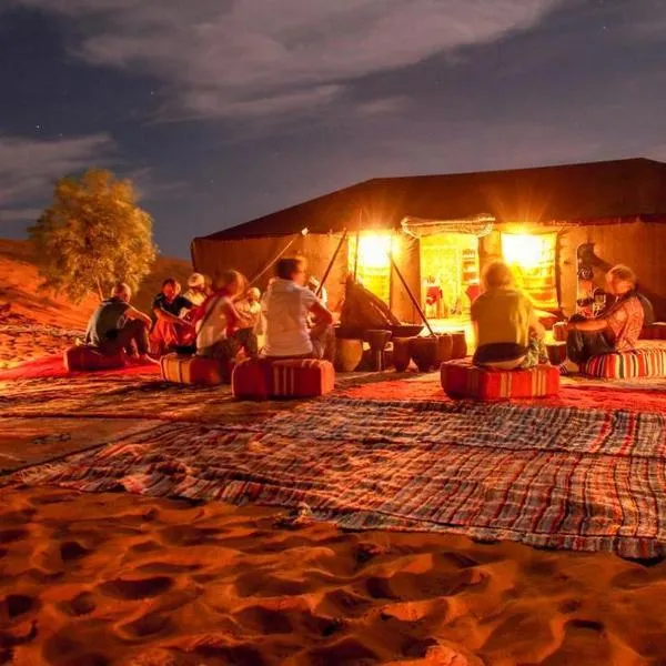 Camp Sahara Majestic、Mhamid El Ghizlaneのホテル