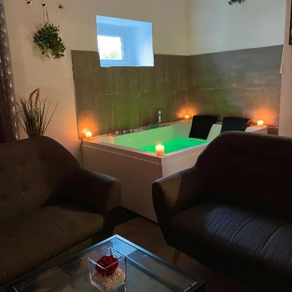 Jacuzzi proche Stade de France, hotel v destinaci Saint-Denis