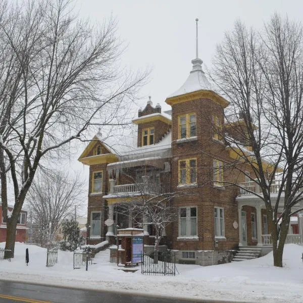 Viesnīca Le 100 St-Laurent pilsētā Yamachiche