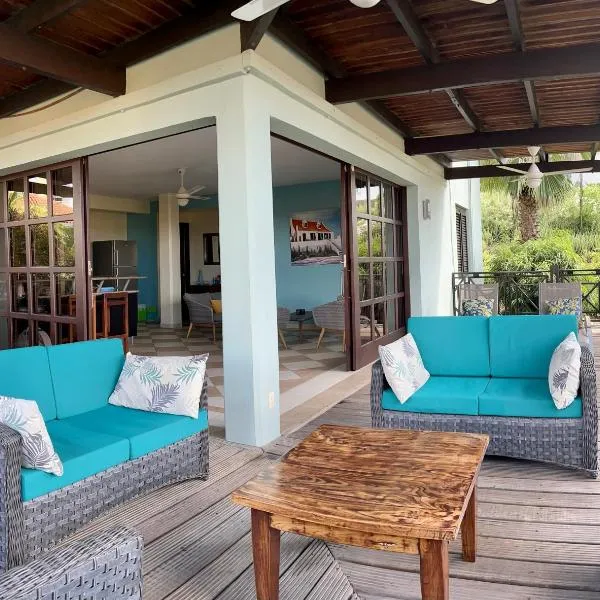 Blue Bay BEACH Villa 27 3-min beach-pool-golf, khách sạn ở Blue Bay