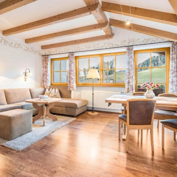 Haus zur Vogelweide App 6, hotel v destinaci Dobbiaco