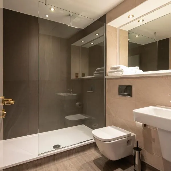 코비에 위치한 호텔 The Saxon Crown Wetherspoon