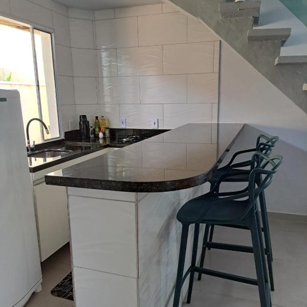 Casa nova com 3 quartos, equipada com Ar Condicionado, TV, Internet e Área de Lazer Completa - Boiçucanga - Foto 4