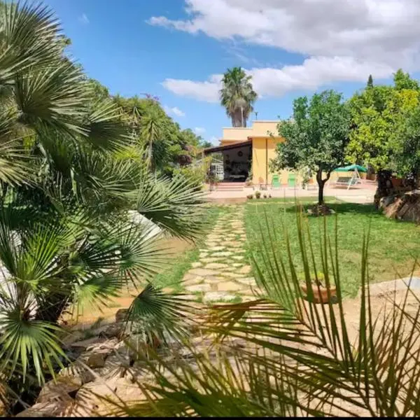 Donna Caterina Home Sicily-Hot tub, private parking, WI-FI, hotel in Pietraperzia