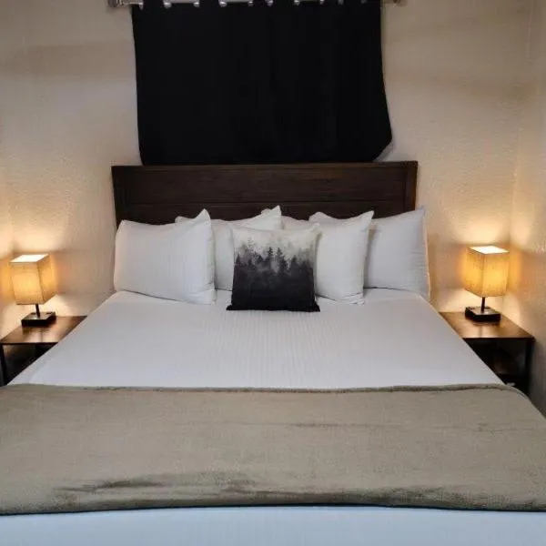 070B Grand Canyon Suite with Kitchenette near South Rim Sleeps 4, hotel v destinaci Valle