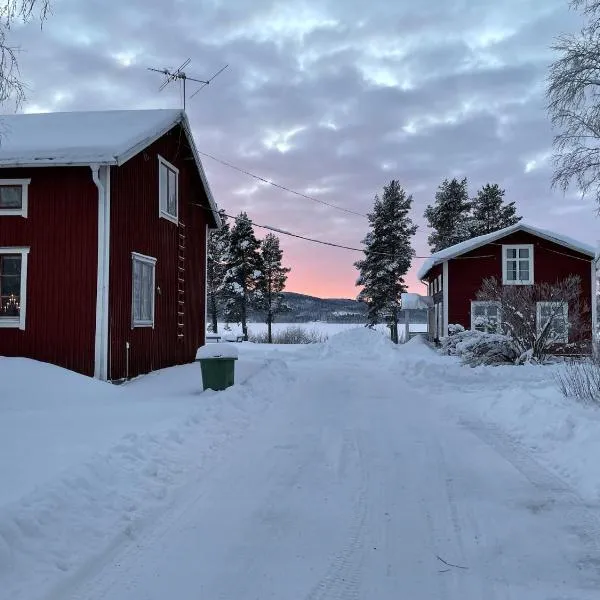 Trevlig villa mellan sjöarna i Vistträsk By., hotel v destinaci Vistheden