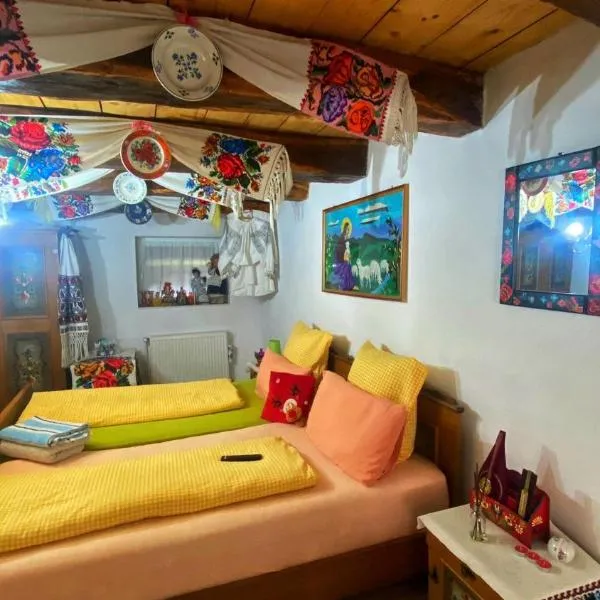 Rustic Rooms, hotel in Ţopa