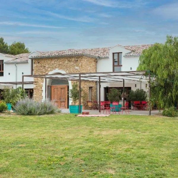 Chambres d'hôtes - Domaine de Cristia, hotel Courthézon városában