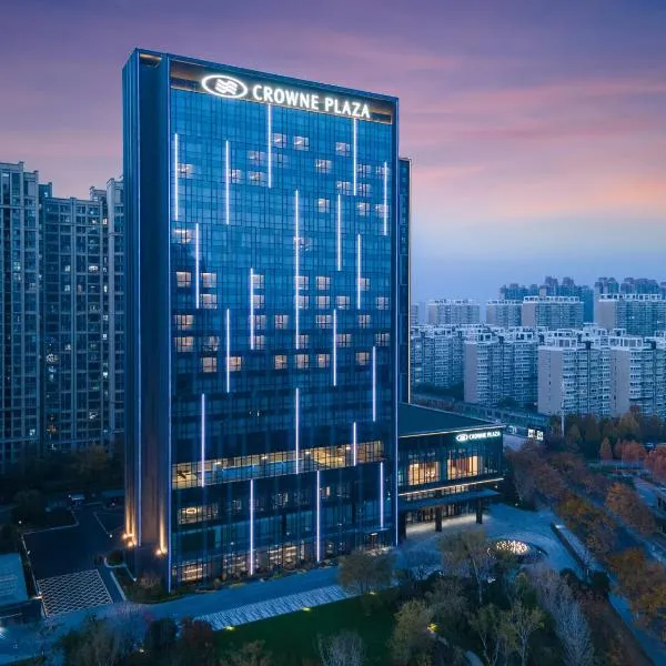 Crowne Plaza Zhengzhou High Tech Zone, an IHG Hotel, hotel di Zhengzhou