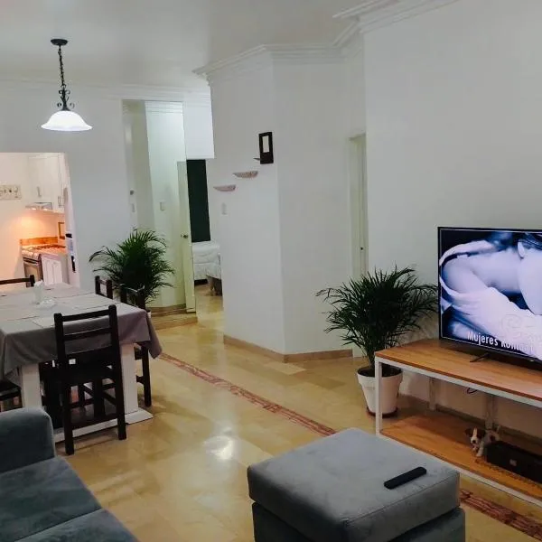 Large 2-Bedroom Apartment, close to the American Consulate, hotel a Guayaquil