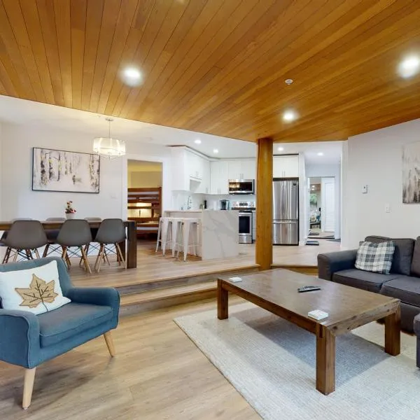 Ironwoods on Blueberry Hill by Whistler Blackcomb Vacation Rentals, hotel in Whistler