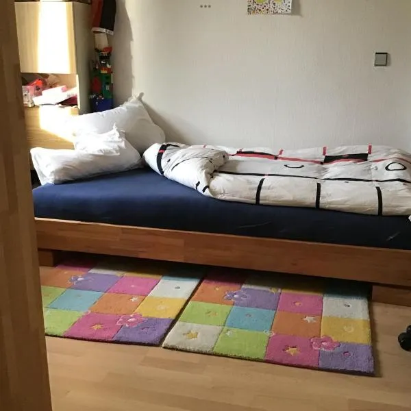 Doppelzimmer mit Terrasse zum Garten, ruhig, Weinbergsblick, zusätzliches Kinderzimmer anbei möglich, hotel v destinaci Winningen