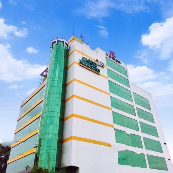 Greenwindows Hotel, hotel u gradu Inuayan