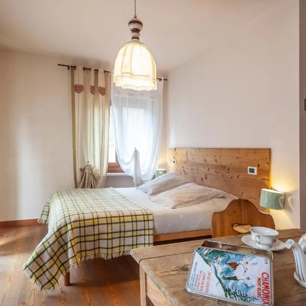 Maison Le Champ B&B Questa casa non è un albergo – hotel w mieście La Salle