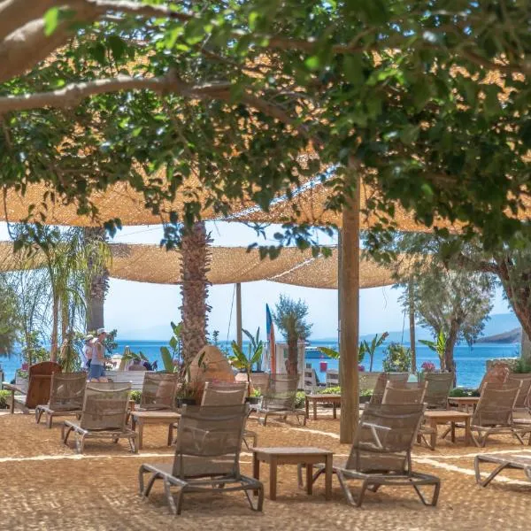 Kefi Beach & Suites, מלון באורטקנט