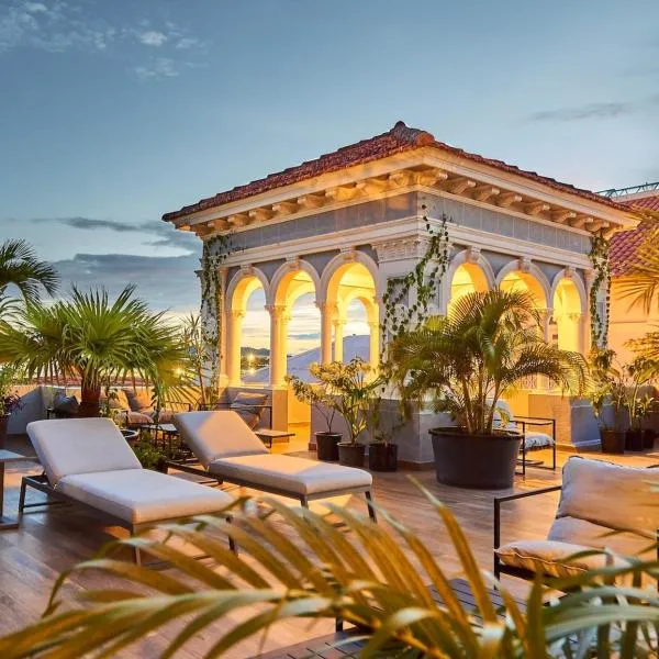 AmazINN Places Casco Viejo Pool and Rooftop VIII, hotel in Panama City