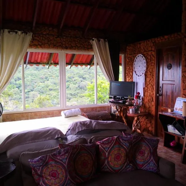 Mandalas Ecolodge Ecotourism、セロ・アスールのホテル