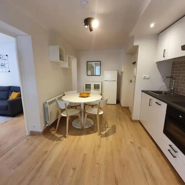 Acogedor piso en el centro de Sabiñanigo, hotel u gradu Sabinjanigo