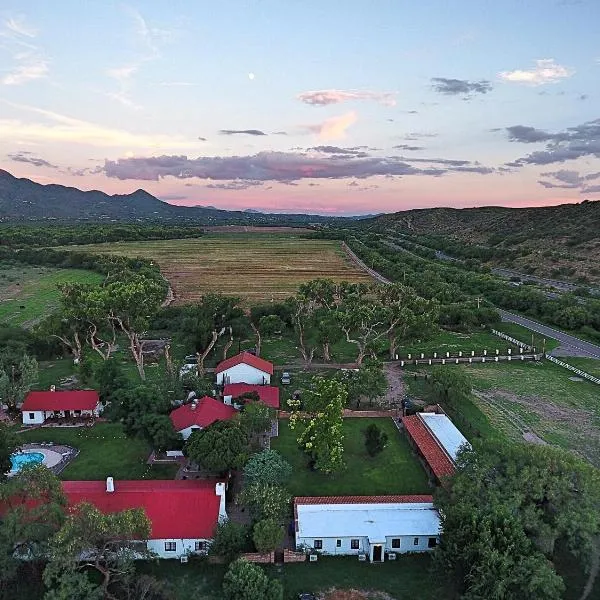 Rancho Santa Cruz, hotel di Amado