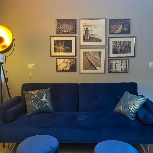 LuxRo home, hotel in Crotone