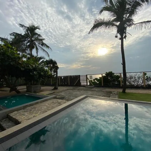 Reef Bungalow Hotel, hotel em Mahabage