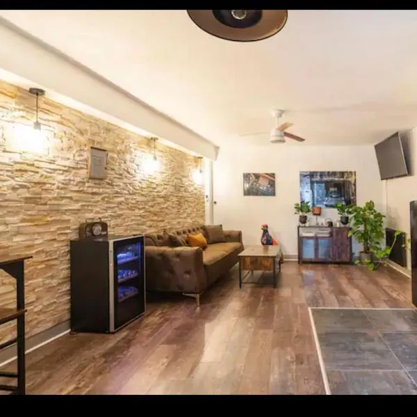 Appart hôtel le 8 Spa&Jacuzzi - parking gratuit -, hotel in Mâcon