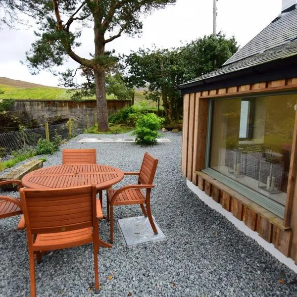 Bridge Cottage, hotel in Luib