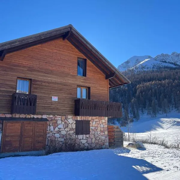 Chalet VARS 8 à 10 personnes, proche des pistes, готель у місті Вар