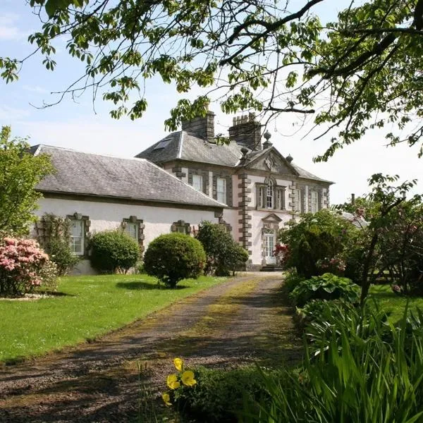 The Coach House at Stewart Hall โรงแรมในKingarth