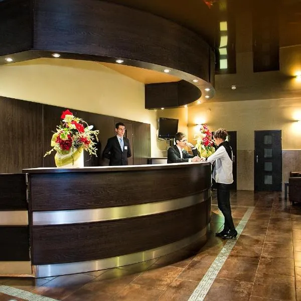 Hotel Monttis, hotel in Sucha Beskidzka