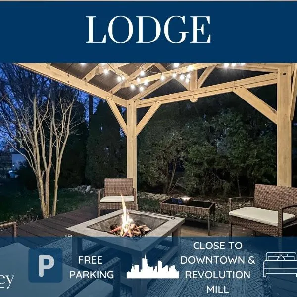 Homey Lodge - Cozy home / Walk to Revolution Mill / Near Downtown / Perfect for groups and family / Free parking, khách sạn ở Greensboro