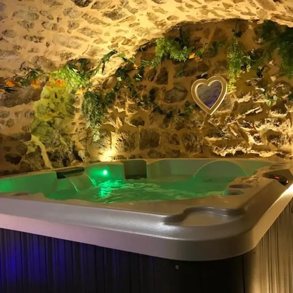 Chez Marinou, hotel v destinaci Chirols