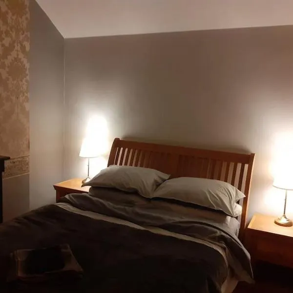 Characterful Cottage near the Sea, Beach, Pier & Shops, hotel in Weston-super-Mare