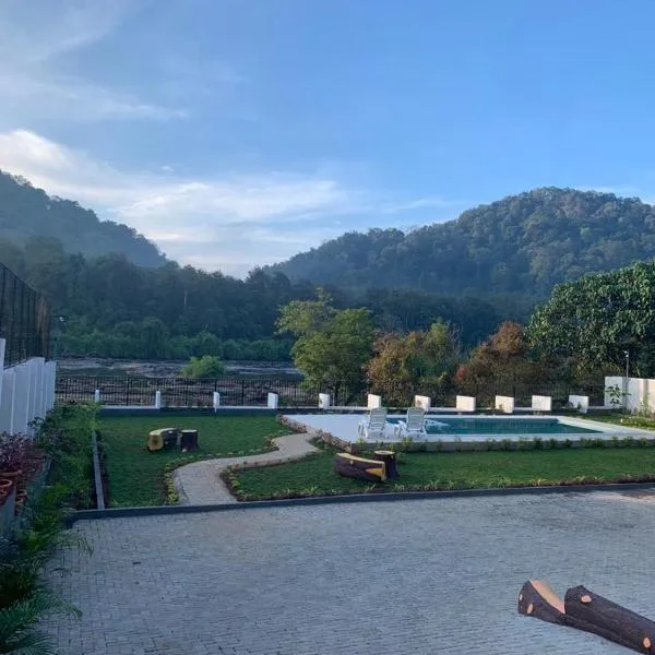 Seeheim Resorts, hótel í Athirappilly