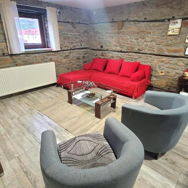 Traditional Stone Villa "To Petrino", hotel in Florina