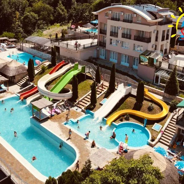 Sunny Hill Apartments & Aqua Park、Vrnjačka Banjaのホテル