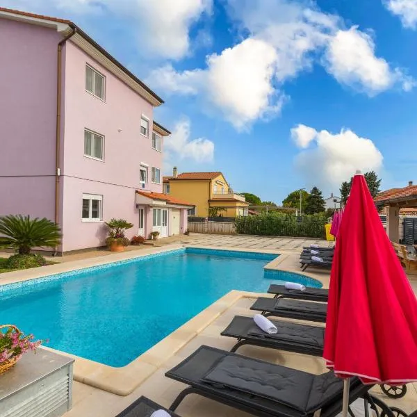 Vila Ana Apartman 1, hotel vo Fažane