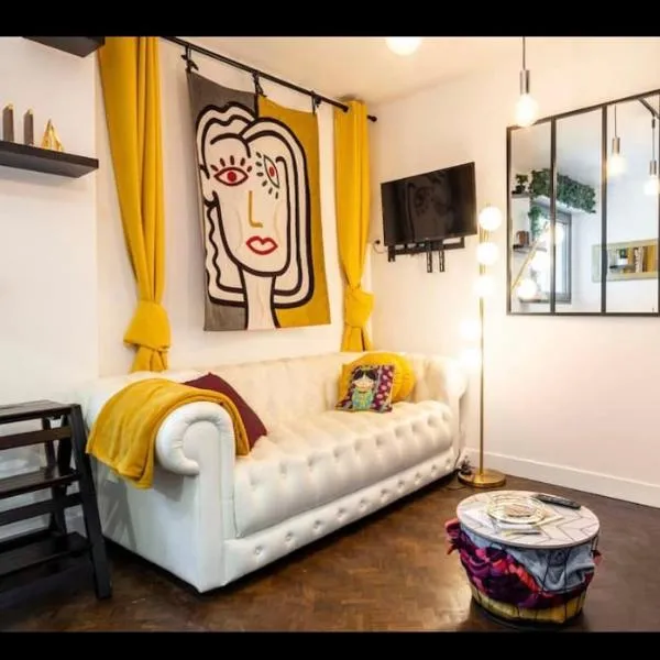 CŒUR de DEAUVILLE 3 mn plage 3 mn casino Charme absolu, hotel in Deauville