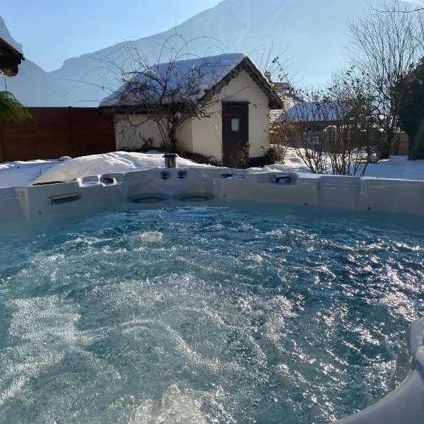 L'Augustine - L'Armélaz avec Spa privé, hotel in Saint-Avre