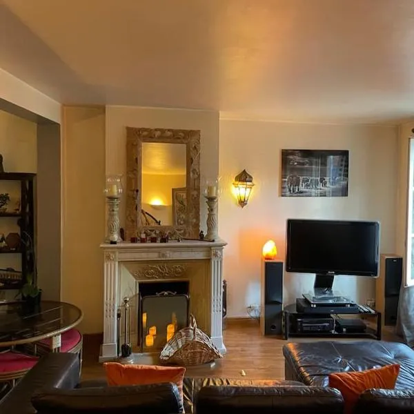 Appartement sur le parvis de la cathédrale, hotel v destinaci Senlis