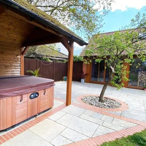 The Retreat, A relaxing getaway for couples, hotel v destinaci Hambrook