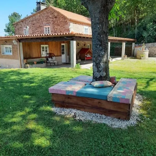 Agradable casa rural en Galicia, hotell i Nigoi