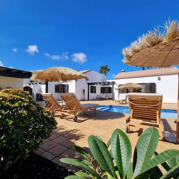 CASA los FUERTES, Hotel in La Oliva