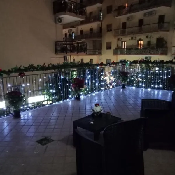 La Terrazza di Monica & Teresa、ポルティチのホテル