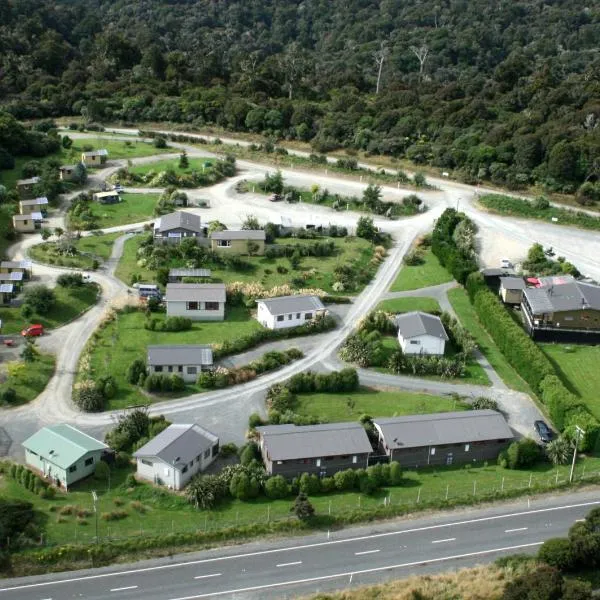 The Whistling Frog Resort, hotel in Tahakopa