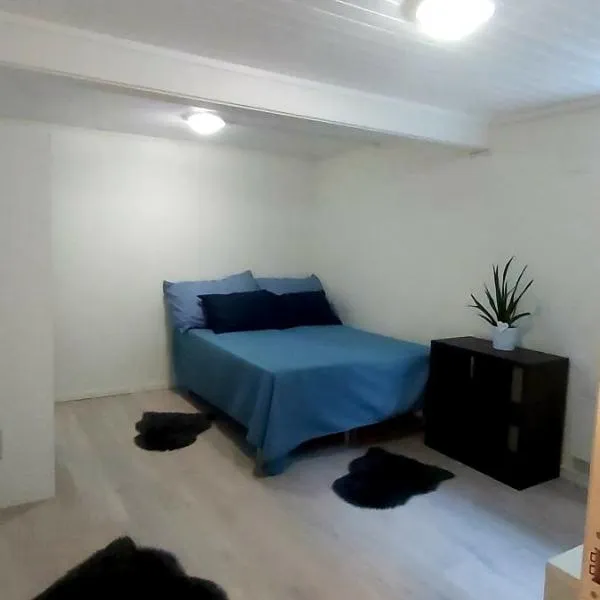 Aurora rooms in shared apartment nr1 We are doing privet northen light trip, reindeer trip and sommaroy Fjord trip, hotel v destinaci Tromsø