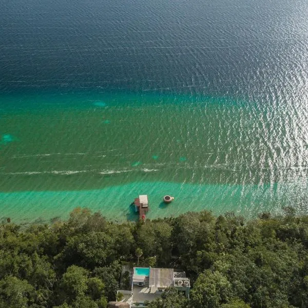 Casa Marivan, Private Pier, Free Paddle Boards & Kayac, hotel in Bacalar