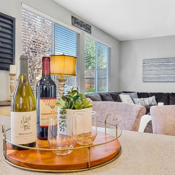 Brand New Listing – Windsor “Winetopia” Getaway, hotel in Windsor