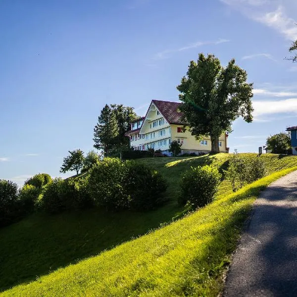 Gästehaus Aemisegg, hotel v destinaci Sankt Peterzell